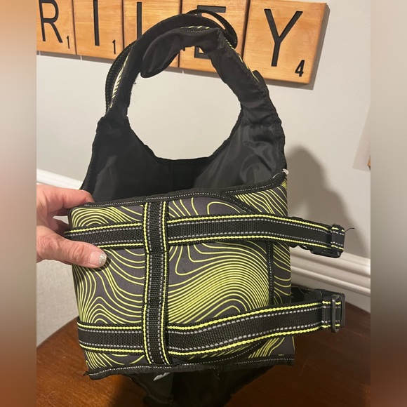 Arcadia Trail Flotation Coat for Dogs - Size Medium Slightly used - Picture 8 of 13